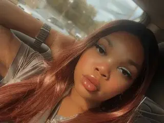 Streamate Free Live Porn of LunaNova444