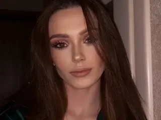 cuttiRenne from streamate