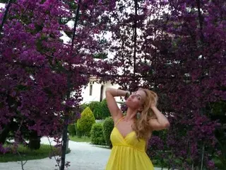 blondeangel_4u2 from streamate