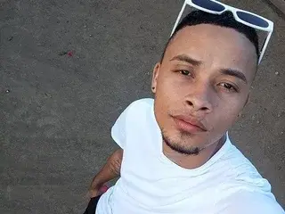 Streamate Nude Webcam of hugecock_boys