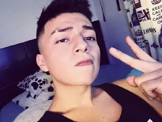 Streamate Nude Webcam of aiden80