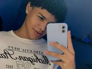 Streamate Sex Cam of SebasTheAngel