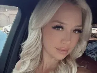 Streamate Sex Chat of Sabrina_xx