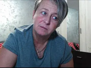 LovePinkLily from streamate