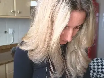 Stripchat Watch Live Sex Cams of Lunamix