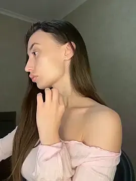 Polli_Kiss from stripchat