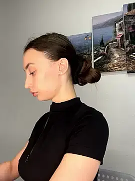 Stripchat Free Porn Cam of Polli_Kiss