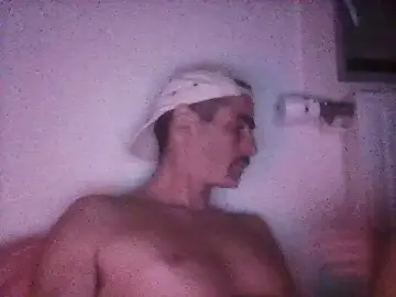 LeLoup49 from stripchat