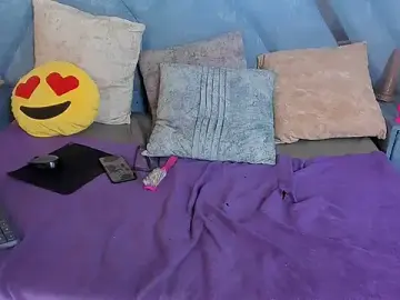 Stripchat Live Sex Cam of Aura_love69