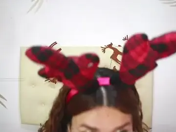 alix_bay from stripchat