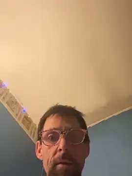 Stripchat Nude Webcam of biggdaddyandqueenn