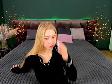 Stripchat Adult Webcam of Alina_Blonde