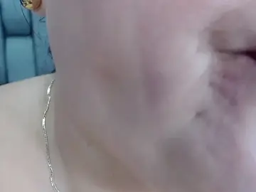 Stripchat Sex Cam of Kerly_Doll