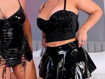 Stripchat Live Sex Cam of emperatriz_reyes