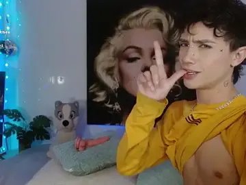 Stripchat Free Porn Cam of maxiy_001