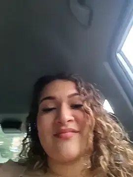 Stripchat Live Sex Cam of Sara_smiiith211