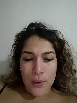Stripchat Watch Live Sex Cams of Sara_smiiith211