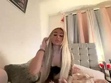 Doll-Dreams from stripchat