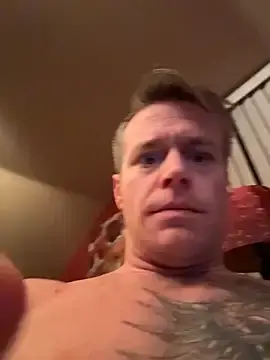 Stripchat Live Porn of DILFiGuess1