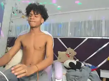 Stripchat Live Porn of Santy_bigcock_01