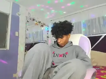 Stripchat Sex Chat of Santy_bigcock_01