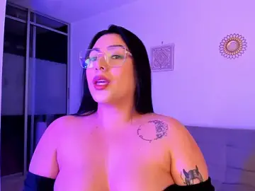 Stripchat Sex Cam of emily-777