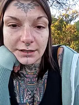 Stripchat Adult Webcam of lizzardqueeen