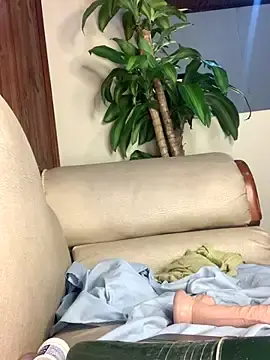 Stripchat Adult Video Chat of Emiliano_Reyes