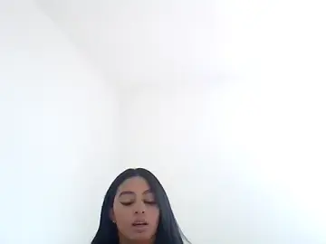 Stripchat Free Porn Cam of Nandinha777