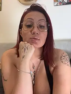 Stripchat Sex Cam of candyalice7