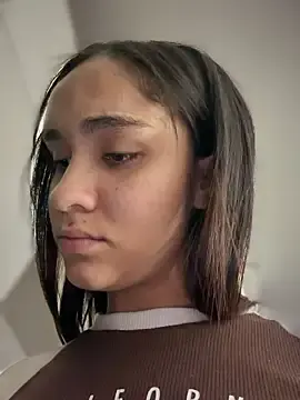 Stripchat Nude Webcam of Isabella-Teen