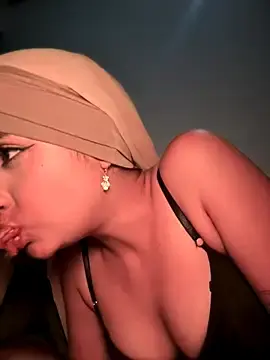 Stripchat Live Sex Cam of lalilamassu1