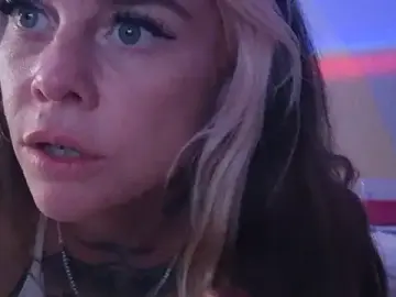 Stripchat Sex Cam of roxiebaby