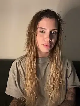 Stripchat Adult Webcam of EmiliaCatalina