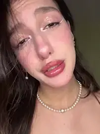 Emily-hottson from stripchat