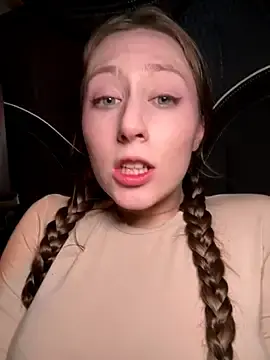 Stripchat Live Sex Cam of FroggyAnna