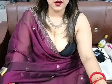 Sanvi-Queen from stripchat