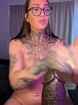 Stripchat Free Porn Cam of Elenascrib