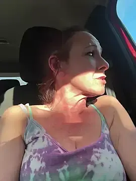 Lilbeezie81 from stripchat