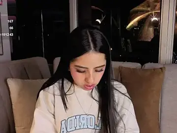 Stripchat Nude Webcam of Daphne_chers