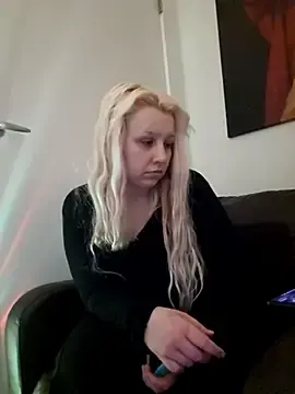 Stripchat Free Live Porn of RaisingDaisy