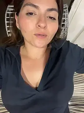 Stripchat Live Sex Cam of RosaliaVicky