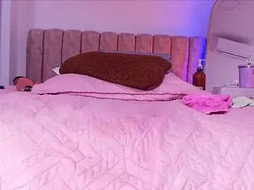 Stripchat Sex Cam of _linda_milk_