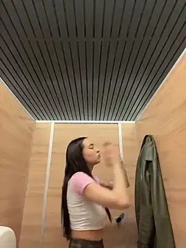 Stripchat Live Sex of Holly_Play