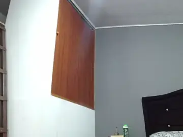 Stripchat Sex Cam of Emilia_1995