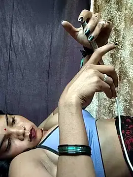 Stripchat Nude Webcam of Sexy-Riyanshi