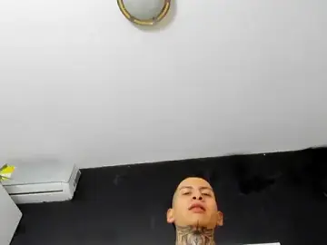 Andrew_sanders68 from stripchat