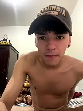 ErickRojass3 from stripchat