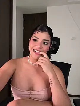 Stripchat Free Live Porn of Sara-Evans