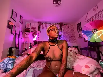 Stripchat Free Porn Cam of VixenCapri